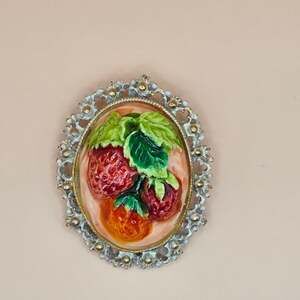 Vintage Brooch Oval Strawberry Stem Brooch